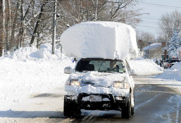 автомобиль в снегу